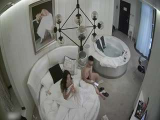 【國產酒店偷拍】酒店偷拍情侶由床上干到浴缸